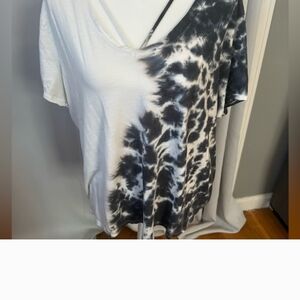 Rock & Republic Black and White Short Sleeve T-Shirt